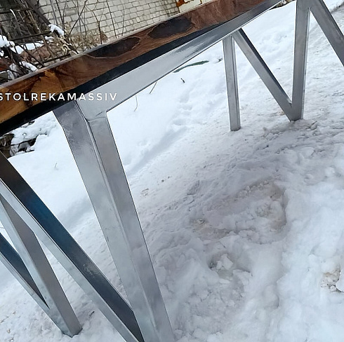 Стол из капового карагача