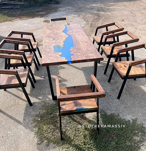 Стол из слэба карагача и смолы